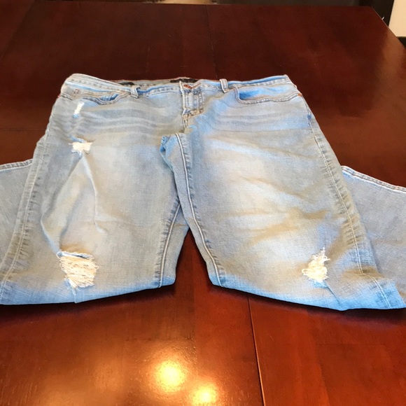 Lucky Brand Distressed Jeans - Picture 7 of 8